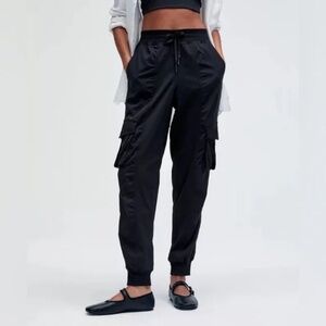 Lululemon Dance Studio Relaxed-Fit Mid-Rise Cargo Jogger Black Size Small